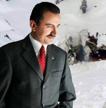 BBP Genel Başkanı Muhsin Yazıcıoğlu ile birlikte hayatını kaybeden gazeteci İsmail Güneş ile helikopterin düştüğü gün 16 kez görüştüğü öne sürülen Emra Kara hakkında beraat kararına ilişkin yeni bir gelişme yaşandı. Kararı bozan Kayseri Bölge Adliye Mahkemesi 7