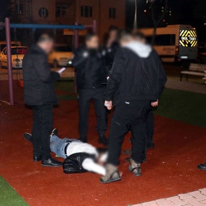 Kayseri'de tartıştığı kişiyi bıçaklayan şüpheli bayıldı: 1 yaralı