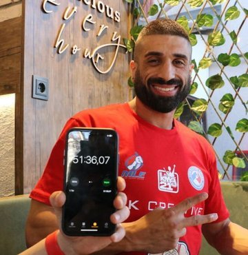 Avustralyalı 33 yaşındaki James Webby, her ülkeye giderek yemek yeme yarışmalarına katılıp başarı elde etmeyi hedefliyor