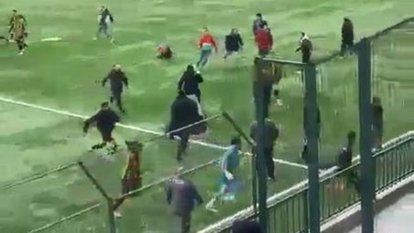 Amatör Lig maçında futbolculara saldırı!