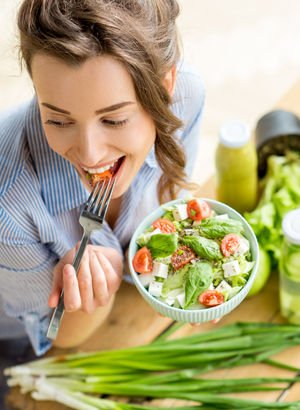 Harvard'lı araştırmacılar sağlıklı ve uzun yaşamın sırrını açıkladı: İşte erken ölümü engellemeye yardımcı 4 diyet!