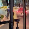 Trafik magandası bu kez otobüsteki yolcuya saldırdı!