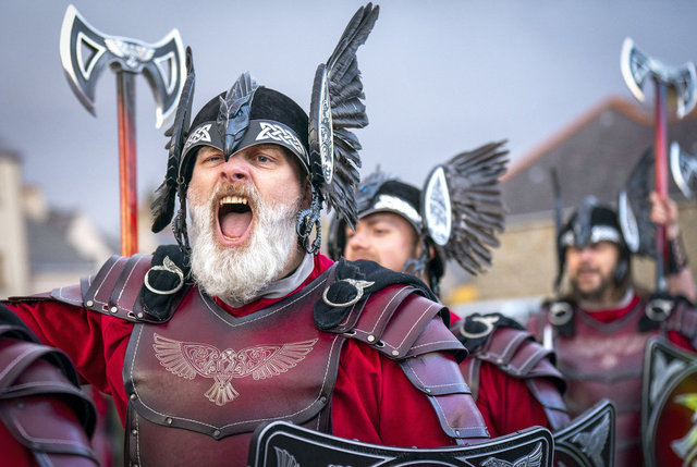 İskoçya'da geleneksel Viking Festivali düzenlendi