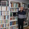 38 yıllık memurun kitapları evine sığmıyor