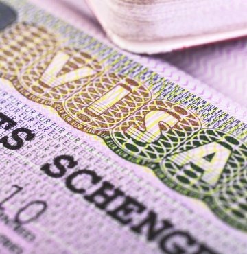 Avrupa Birliği (AB) ülkelerine seyahat için gerekli olan Schengen vizesi başvuruları, yakın bir gelecekte internet üzerinden yapılabilecek.