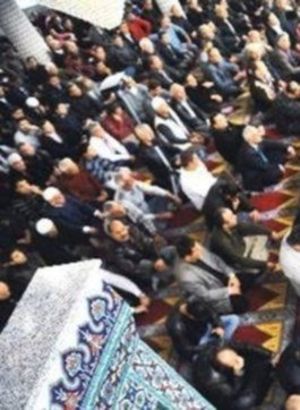 Cuma namazı kılınış anlatımı! Diyanet ile cuma namazı kılınır, kaç rekat, farz mıdır? Cuma namazında hangi sureler ve dualar okunuyor?