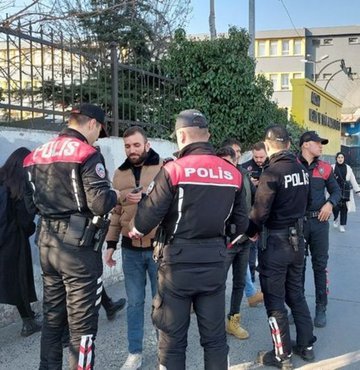 İçişleri Bakanlığınca 81 il valiliğine, “2022-2023 Eğitim Öğretim Yılının İkinci Yarısında Alınacak Asayiş ve Trafik Tedbirleri” ile ilgili genelge gönderildi. 