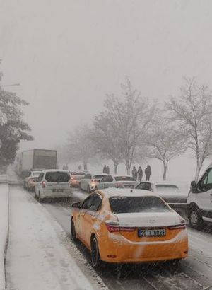 Siirt-Batman karayolu yoğun kar yağışı nedeniyle ulaşıma kapandı - Ulaşım haberleri