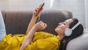 Yağmurlu havalarda dinlemesi keyifli olan 10 şarkı…