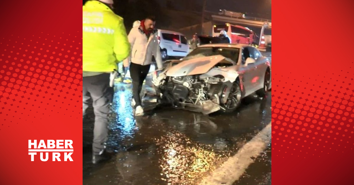 Pendik’te otomobil ile yolcu otobüsü çarpıştı