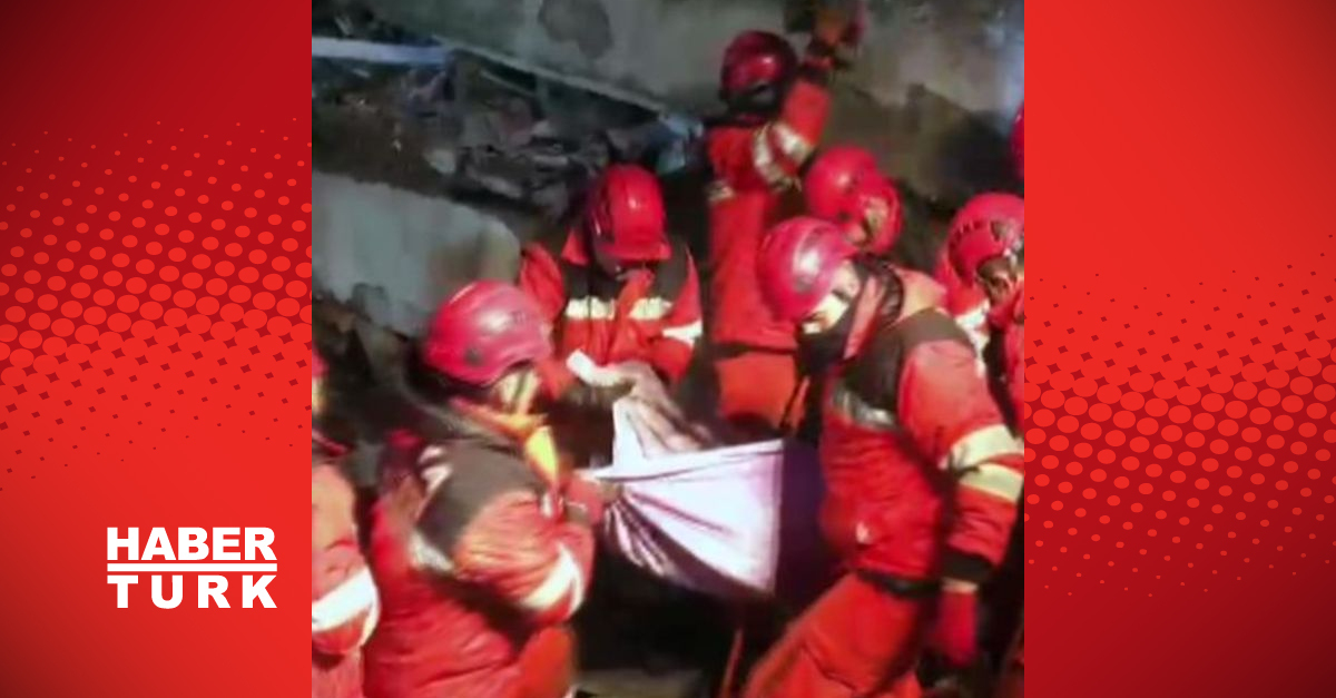 Enkaz altında kaldı, kendisini kurtarmaya çalışan ekiplere teşekkür etti