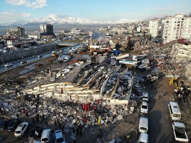 Türkiye'ye yardım gönderen/eden ülkeler: Hangi ülkeler Türkiye'ye yardım gönderdi? Depremde Türkiye'ye yardım gönderen ülkeler listesi