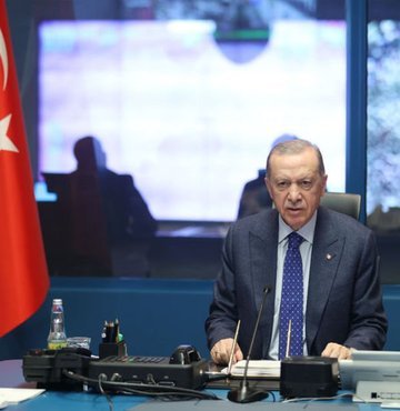 Cumhurbaşkanı Erdoğan, Kahramanmaraş merkezli depremlerden etkilenen yerlerde incelemelerde bulunmak üzere bölgeye gidiyor. Erdoğan, "Ben de bölgeyi dolaşacağım, Adıyaman
