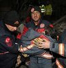 Aile ve Sosyal Hizmetler Bakanlığı, uluslararası bir yardım kuruluşunun deprem bölgesindeki refakatsiz çocukların teslimiyle ilgili çalışmalar yaptığına ilişkin iddialara açıklık getirdi. Bakanlık