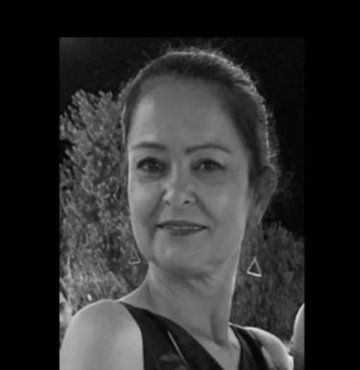 Ünlü oyuncu Emel Atıcı, depremde kızı Hande Püryan Atıcı ile birlikte hayatını kaybetti. Hande Püryan Atıcı, 2014-2015