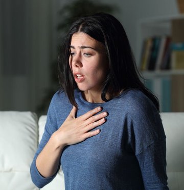 Stres yaÅamda gÃ¶rÃ¼len normal bir parÃ§adÄ±r. Yeterince uyumamak veya travma, hastalÄ±k gibi durumlar strese neden olabilir. KontrolÃ¼n sizde olmadÄ±ÄÄ± ve baskÄ± yaÅanan durumlarda stres seviyesi artabilir. BÃ¶yle durumlarda vÃ¼cut adrenalin hormonu salgÄ±lar. Peki, aÅÄ±rÄ± stres kalp krizine neden olur mu?