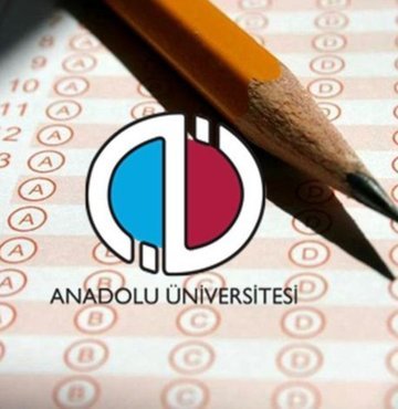 Anadolu Üniversitesi AÖF final sınavları 21-22 Ocak tarihleri arasında gerçekleşti. AÖF güz dönemi final sınavlarının tamamlanmasının ardından, bahar dönemi kayıt yenileme ve ders seçim işlemlerinin ne zaman yapılacağı öğrencilerinin gündemini meşgul etmeye başladı. Cumhurbaşkanı Erdoğan üniversitelerin yaz dönemine kadar uzaktan eğitime geçildiği açıklamıştı. İşte AÖF bahar dönemi kayıt yenileme ve sınav tarihleri...
