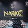 Adana’da durdurulan bir kamyonette depremzedeler için hazırlandığı belirtilen kolilerde su, çocuk bezi ve ayakkabıların arasına gizlenmiş 107 kilo 100 gram esrar ele geçirildi, 2 zanlı tutuklandı