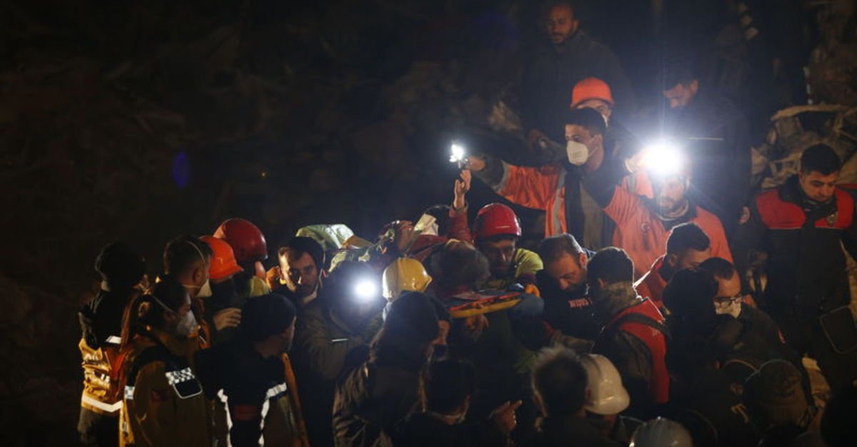 YENİ MUCİZELER… Son dakika: Felaketin 7. gününde çocuklar peş peşe kurtarıldı