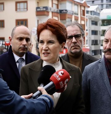 İYİ Parti Genel Başkan Meral Akşener, depremin vurduğu Osmaniye