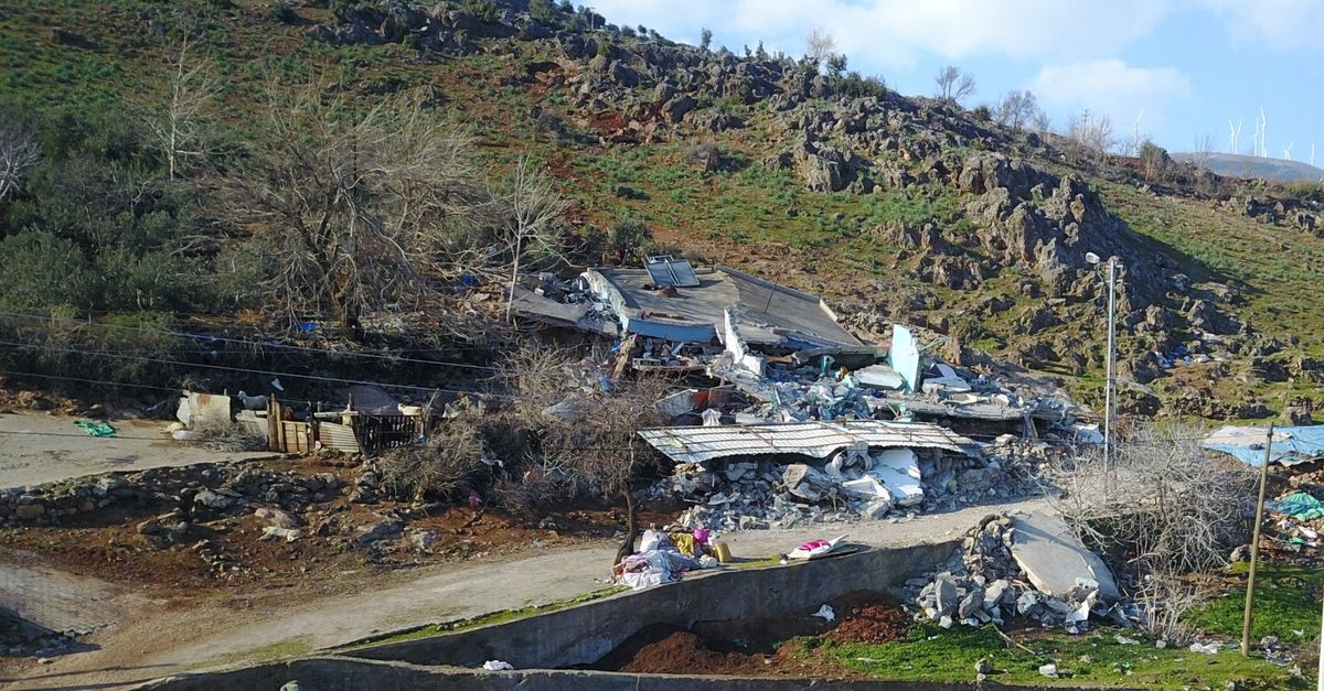 İslahiye’de deprem kayaları yuvarladı: 2 ölü 5 yaralı