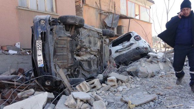 Araç kaskosu deprem hasarını karşılıyor mu? Kasko-trafik sigortasında deprem teminatı var mı?