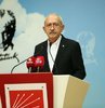CHP Genel Başkanı Kemal Kılıçdaroğlu, 10 ili vuran deprem hakkında basın toplantısı düzenledi. Kılıçdaroğlu, "Beceriksizlikleri on binlerce cana mal oldu" dedi. Seçimlere ilişkin konuşan CHP lideri, "Seçimler zamanında olacak. Hukuk devleti, Anayasa ve kurumlar bunu çok iyi bilsin" ifadelerini kullandı. Kılıçdaroğlu, üniversitelerin de bir an önce açılması gerektiğini vurguladı