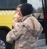 Depremin çocuklara mümkün olduğunca yalın ve gerçek bir dilde anlatılması gerektiğini belirten Uzman Psikolog Tuğçe Dabağer Dilek, "Depremin, yağmur, kar ve diğer hava olayları gibi bir doğa olayı olduğunu ve ayağımızı bastığımız yerlerin zaman zaman bu sebeple hareket edebileceği şeklinde bir aktarım sağlanabilir" dedi