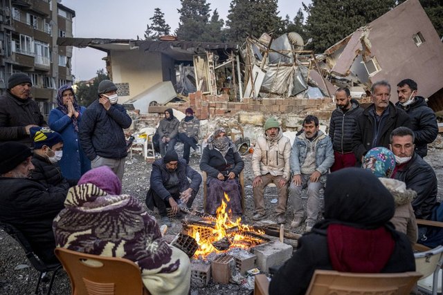 Ünlülerden depremzedelere yeni yardım; İbrahim Tatlıses, Gamze Özçelik, Barış Arduç ve Gülşen... - Magazin haberleri