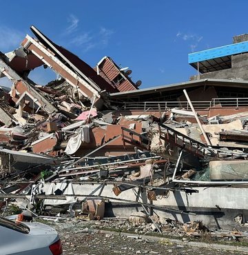 AFAD, saat 09.00 itibarıyla depremlerde 36 bin 187 kişinin hayatını kaybettiğini, 108 bin 68 kişinin ise yaralandığını açıkladı.