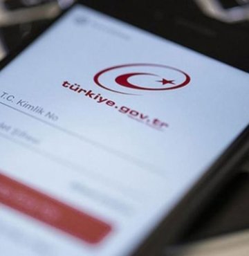 Afet ve Acil Durum Yönetimi Başkanlığı (AFAD) Afetzede Barınma Desteği başvurularının başladığını duyurdu. Çevre, Şehircilik ve İklim Değişikliği Bakanlığı, deprem bölgesinde konutu hasarlı olarak tespit edilen ev sahibi veya kiracılar için Afetzede Barınma Desteği başvurularının e-Devlet üzerinden yapılabileceğini açıkladı. İşte Afetzede Barınma Desteği başvuru ekranı...
