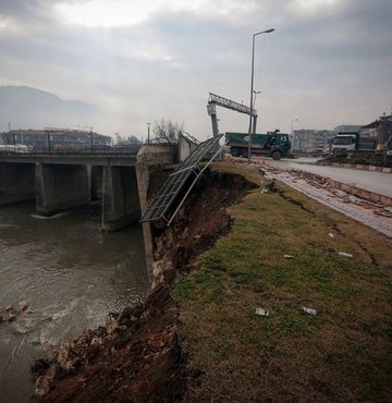 Üst üste yaşanan deprem felaketlerin 3