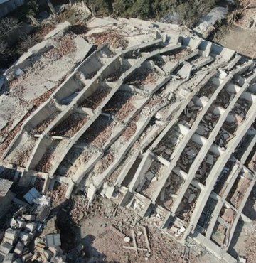 Kahramanmaraş merkezli depremlerden etkilenen illerde yıkılan ya da imara aykırı değişiklik tespit edilen binalarla ilgili soruşturmalarda tutuklananların sayısı 160