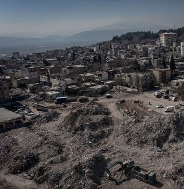Kahramanmaraş merkezli depremlerde can kaybının 43 bin 556