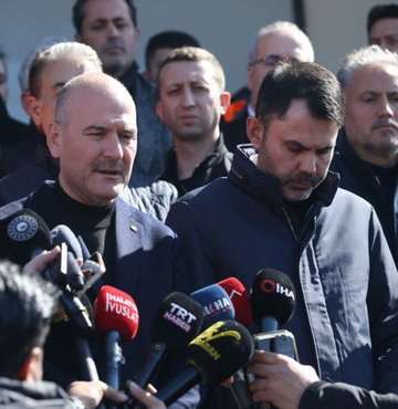 İçişleri Bakanı Soylu, "Ev sahibi bir kişinin bir evi varsa ve evi yıkılmışsa konteyner kent istiyorsa burada barınma ihtiyacını karşılayabilecek. Kiracılar içinde benzer bir durum söz konusu, aynı ev sahibi gibi ona da bu hakkı bu süreçte veriyoruz" dedi. Bakan Kurum da "Türkiye’de incelenen 1 milyon 316 bin binada, 534 bin bağımsız bölüm ve 173 bin binanın ağır hasarlı, yıkık veya acil yıkılacak olduğunun tespitini yaptık" bilgisini verdi