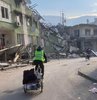 Pandemi döneminde evden çıkamayanların yardımına koştular. İzmir depreminden 2 saat sonra bisikletleriyle sahaya indiler. Şimdi de depremin en çok etkilendiği illerden biri olan Hatay