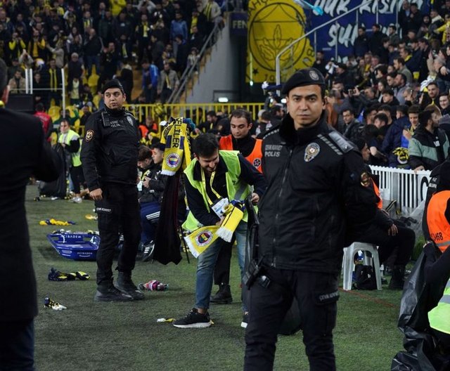 Fenerbahçe - Konyaspor maçına depremzede çocuklar misafir oldu