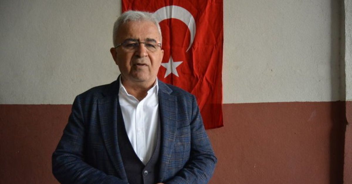 Ökkeş Kavak kimdir?