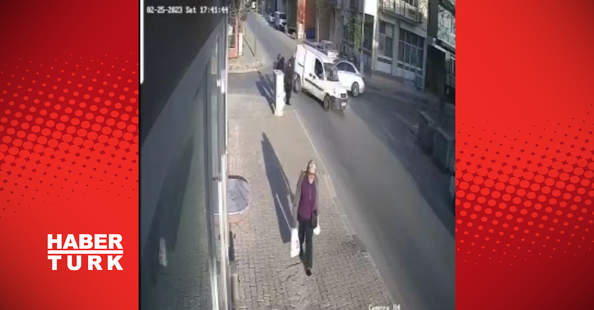 İzmir’de kazada savrulan araç yayalara çarptı: 2’si ağır 4 yaralı