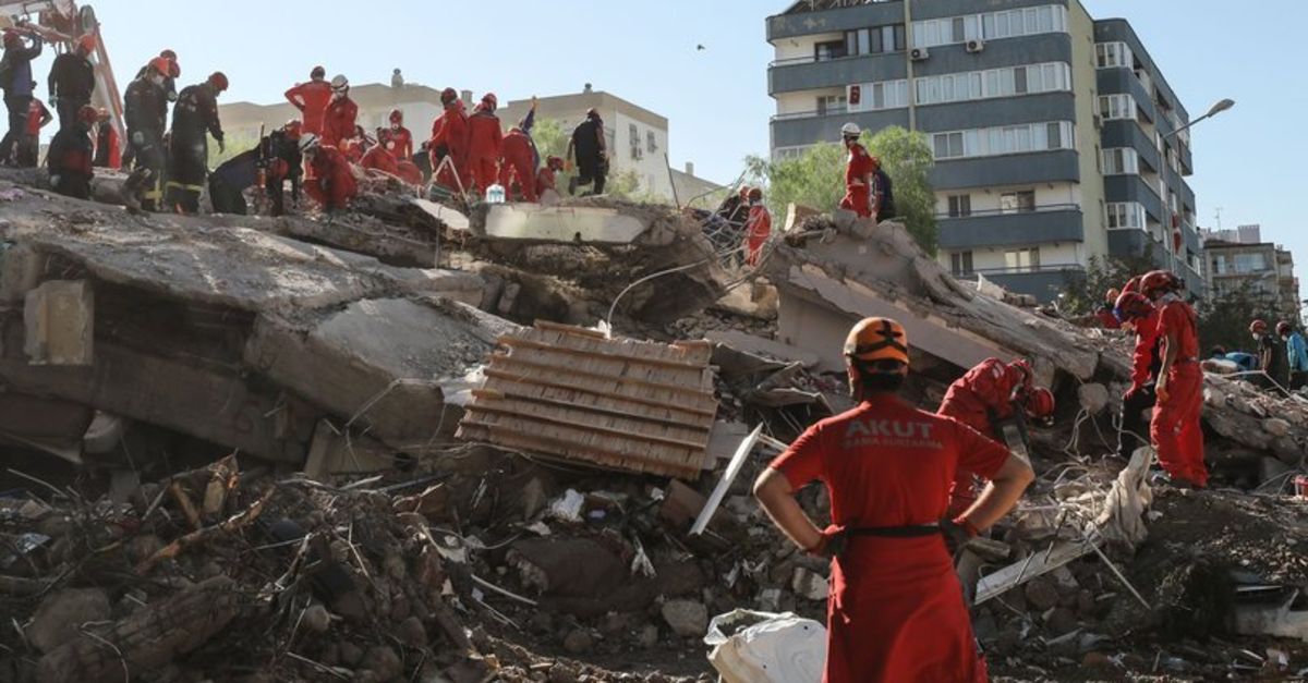 Depremzedelere 10 bin TL yardım!
