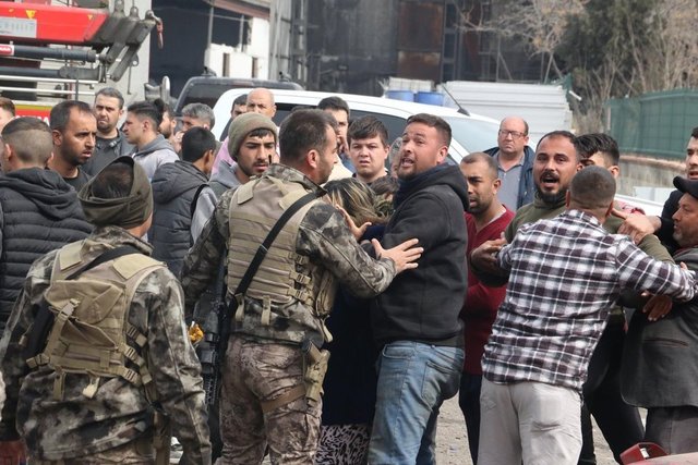 Son Dakika Deprem Haberi: Kahramanmaraş'ta Ağır Hasarlı Fabrikaya Giren ...