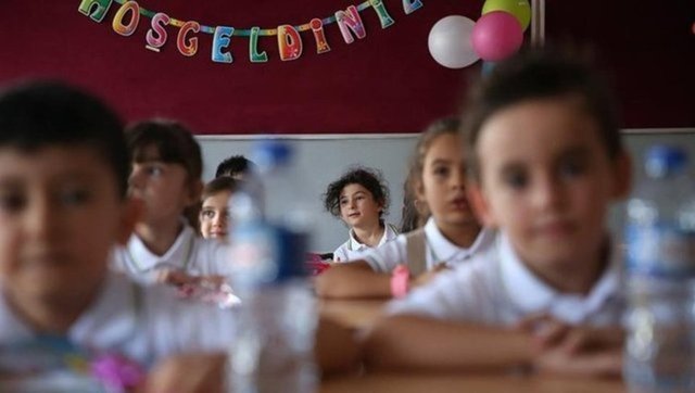 DEPREM BÖLGESİNDE OKULLARIN AÇILIŞ TARİHİ | Deprem bölgesinde 10 ilde okullar ne zaman açılacak? Bakan Özer açıkladı!