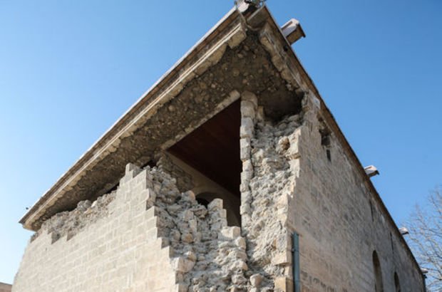 Depremde Süryani Kilisesi de ağır hasar aldı
