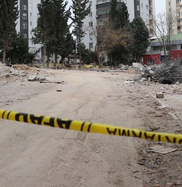 Depremin vurduğu illerden olan Adana