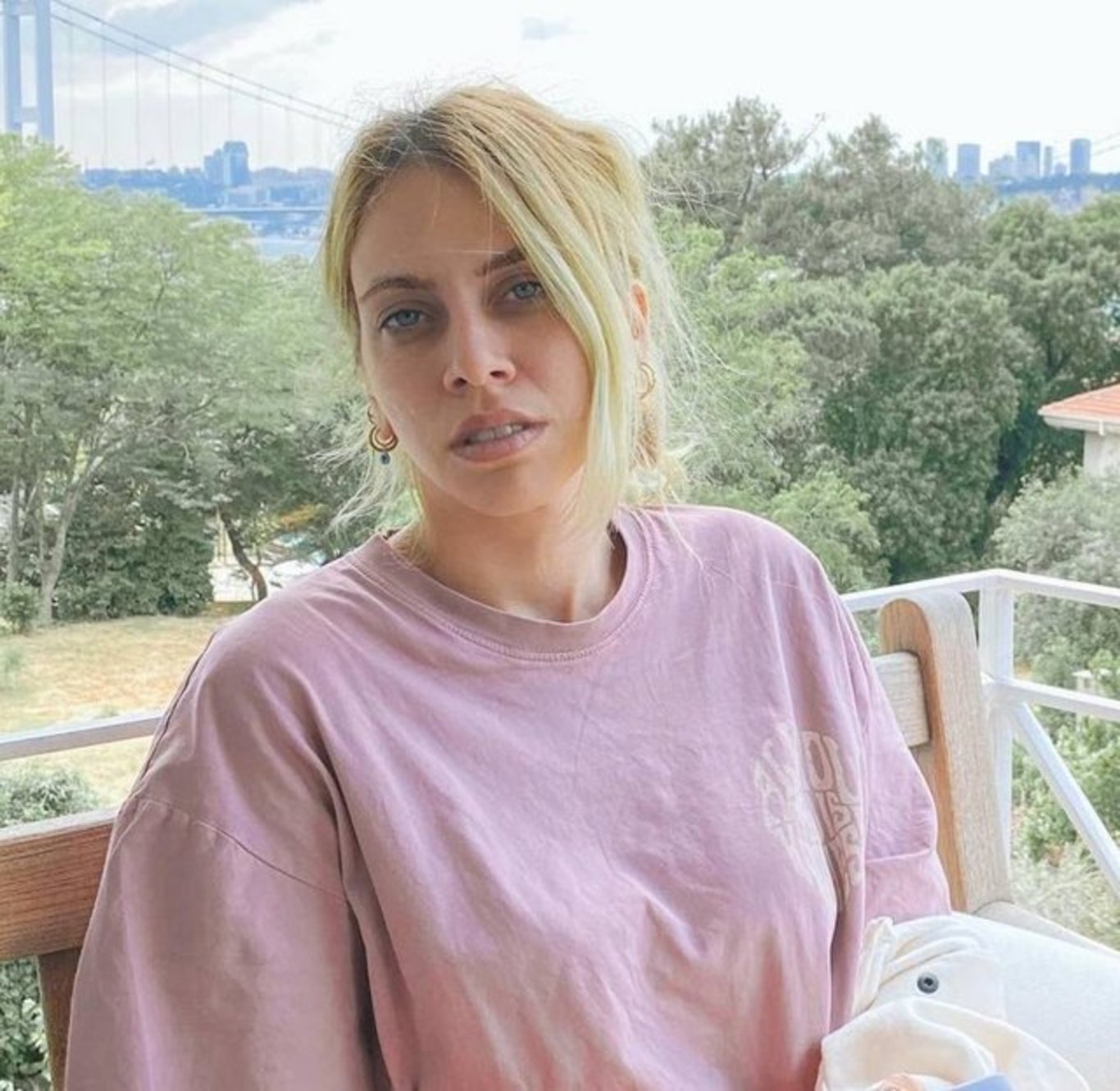 Melis İşiten: Dibinden geliyorum karanlığın... - Magazin haberleri