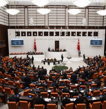 Meclis’te Kızılay tartışması! Vekillerden sert eleştiriler