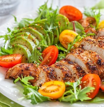 Keto benzeri, düşük karbonhidrat, yüksek hayvansal protein ve yağ içerikli diyetlerin, uzun vadede kalp krizi, damar tıkanıklıkları ve felç gibi rahatsızlıkları artırabileceği uyarısı yapıldı