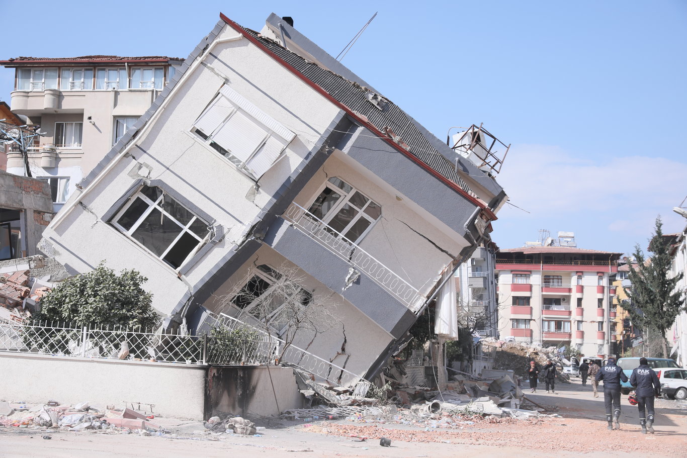 Depremzedeler için bir günde 1.8 milyon Euro bağış - Magazin haberleri
