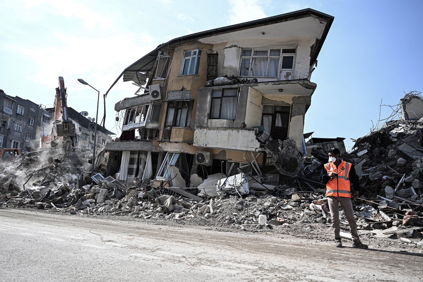 Depremzedeler için bir günde 1.8 milyon Euro bağış - Magazin haberleri
