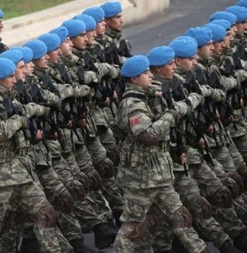 Jandarma Genel Komutanlığı (JGK) 1680 muvazzaf ve sözleşmeli kadın-erkek astsubay alımı başvuruları 30 Aralık 2022 – 15 Ocak 2023 tarihleri arasında tamamlandı. Başvurularını tamamlayan adaylar gözünü Jandarma astsubay ve subay alımı başvuru sonuçlarının açıklanacağı tarihe çevirdi. İşte 2023 Jandarma astsubay ve subay sonuçlarının açıklanacağı tarih...
